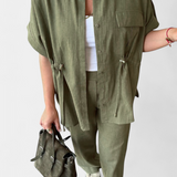 Marina – Conjunto Elegante de Camisa y Pantalones para un Estilo Sofisticado