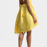Lourdes – Vestido Mini Romántico con Detalle Encantador