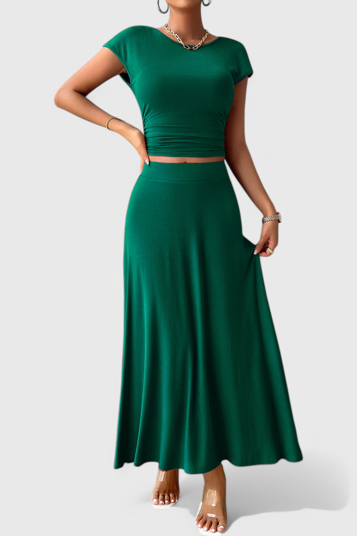 Elena – Conjunto Elegante de Top Corto y Falda Fluida para un Look Inigualable