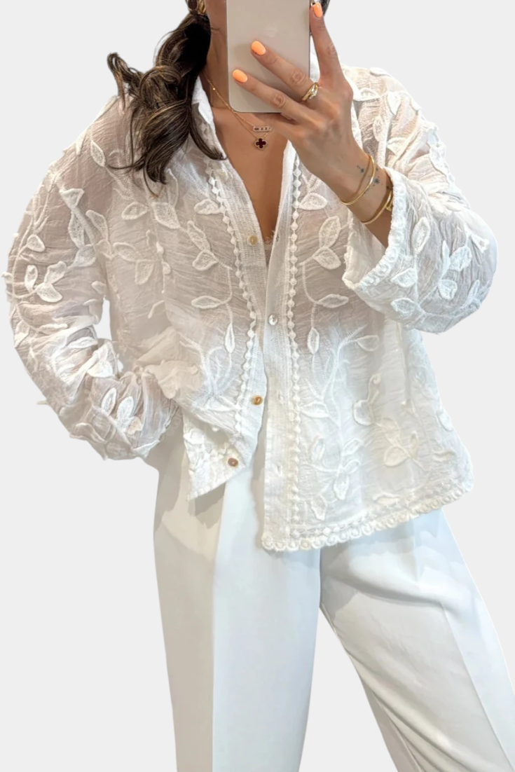 Valentina – Camisa de Encaje Bordado que Transmite Elegancia Atemporal